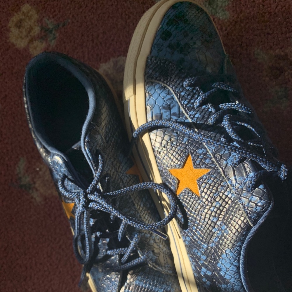 Converse - Picture 3 of 5